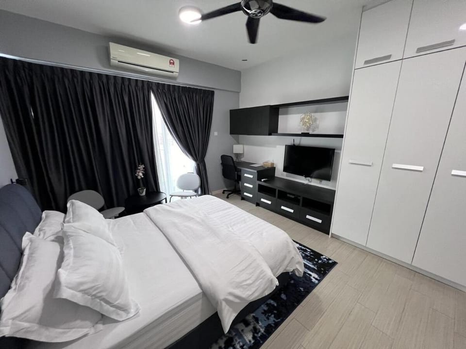 TV and multimedia, Photo of the whole room, wardrobe