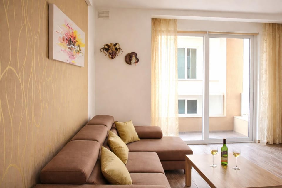 Stylish 3bedroom apartment Gzira by Homely Apartment in Malta