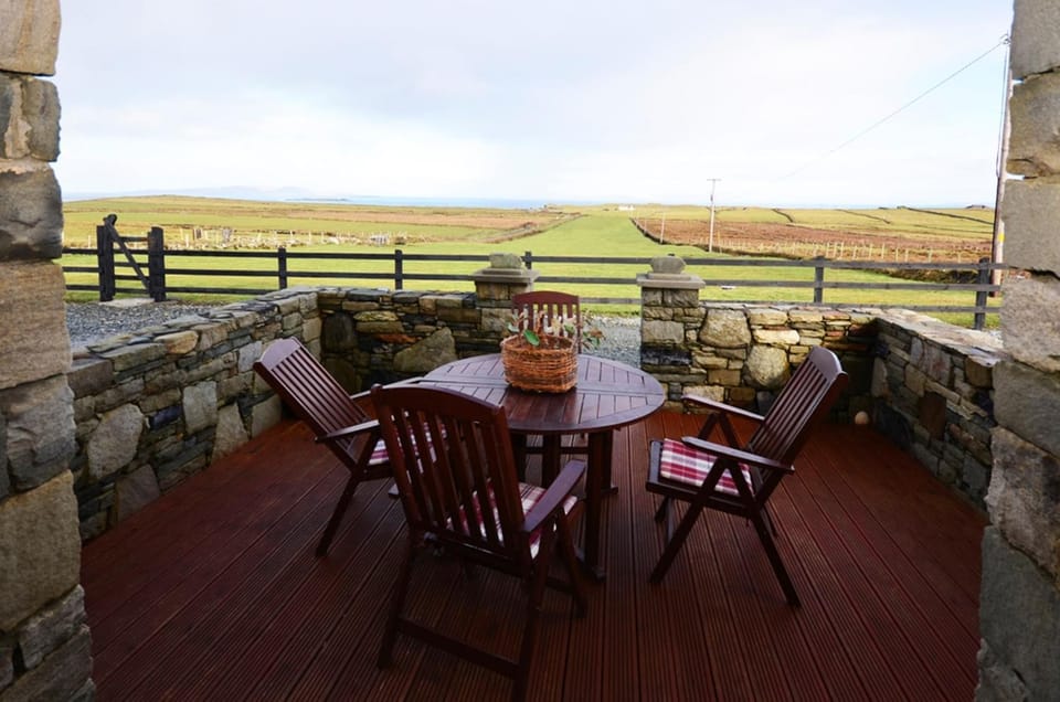 Natural landscape, Balcony/Terrace, Garden view, Sea view