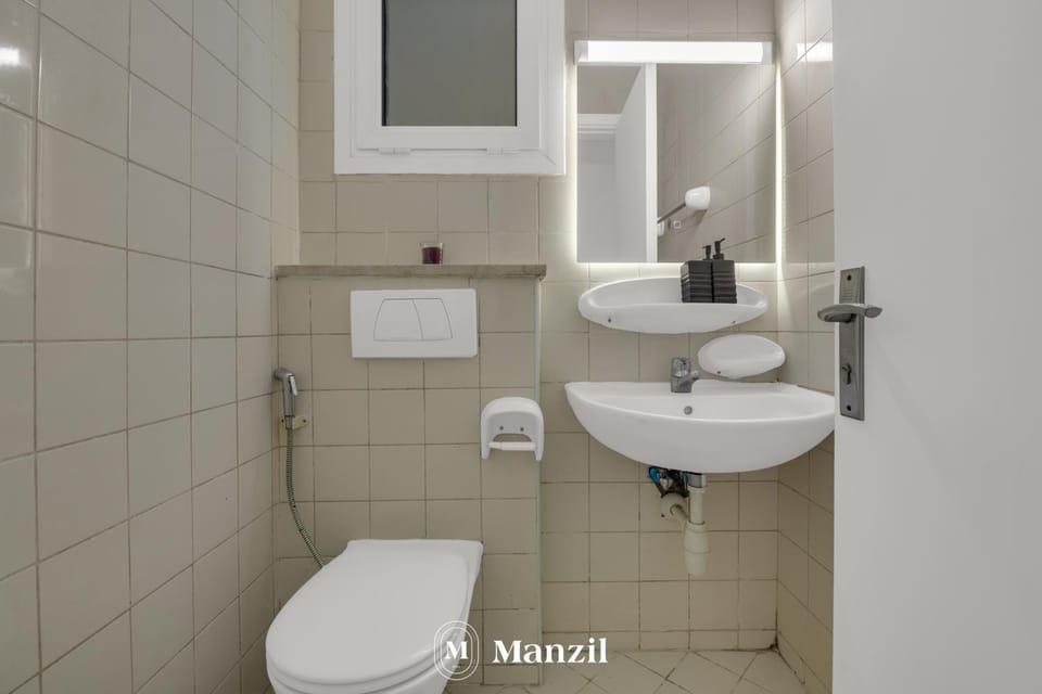 Toilet, Bathroom, towels