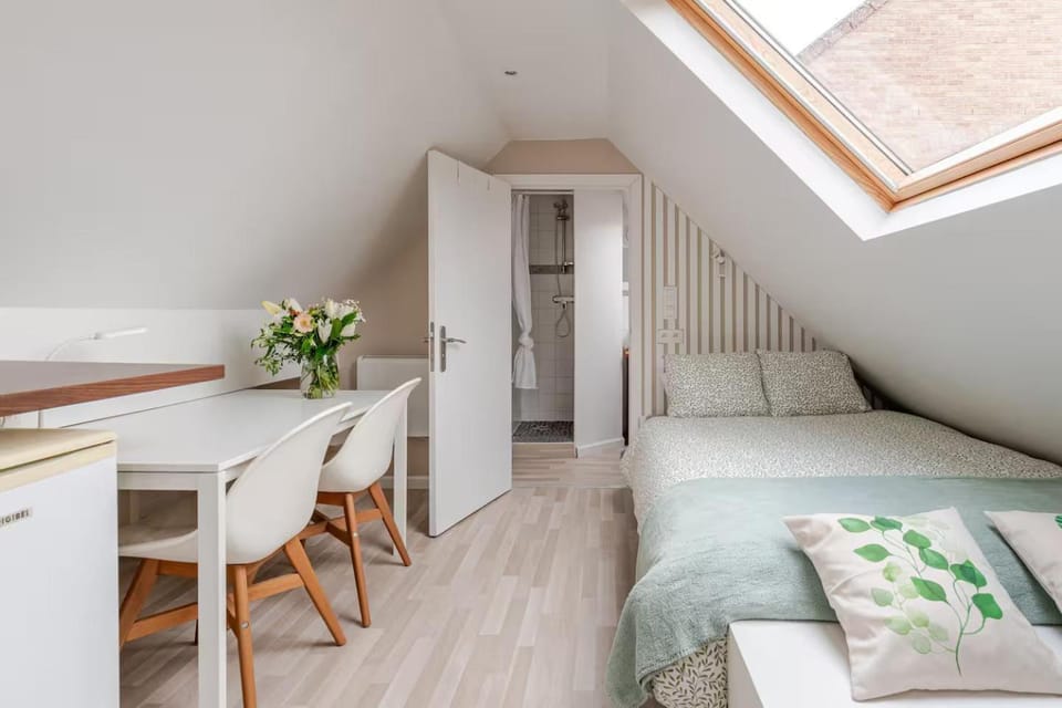 Photo of the whole room, Seating area, Dining area