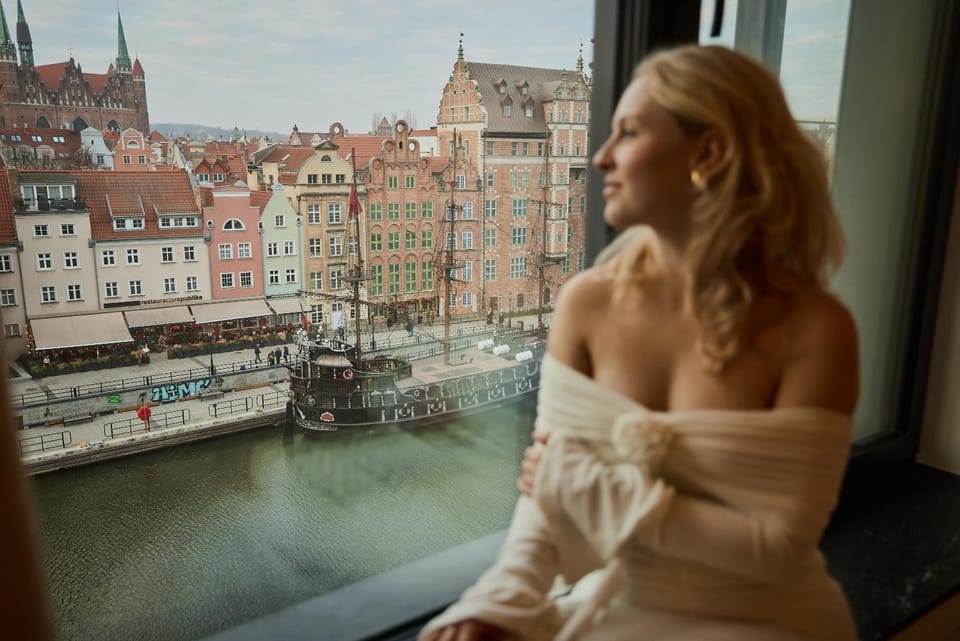 Day, People, Natural landscape, View (from property/room), Balcony/Terrace, Guests, City view, River view, group of guests