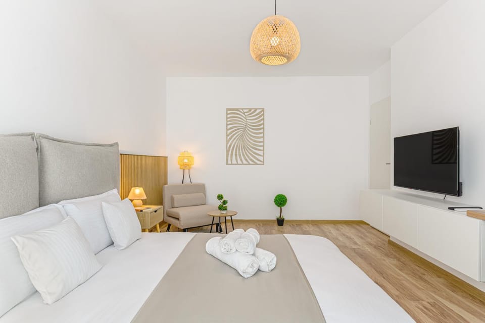 TV and multimedia, Photo of the whole room, Bedroom, towels