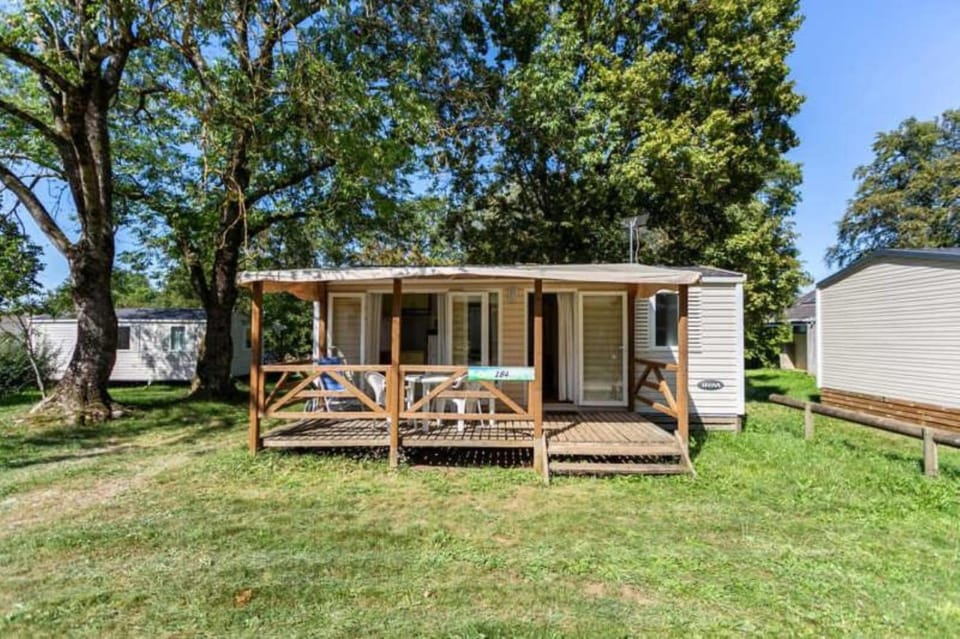 Camping Paradis Le Giessen Campground/ 
RV Resort in Grand Est