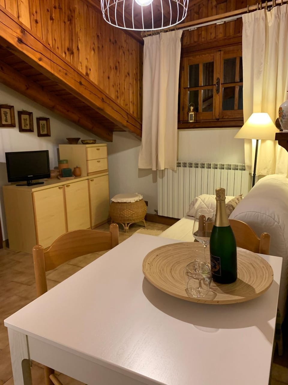 TV and multimedia, Dining area