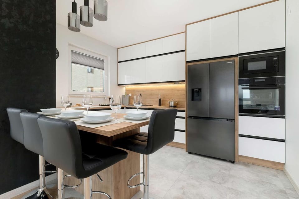 Kitchen or kitchenette, Dining area, stove