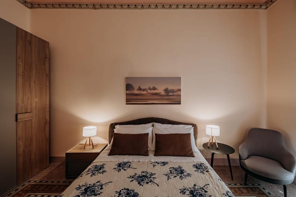 Bed, Photo of the whole room, Bedroom, wardrobe