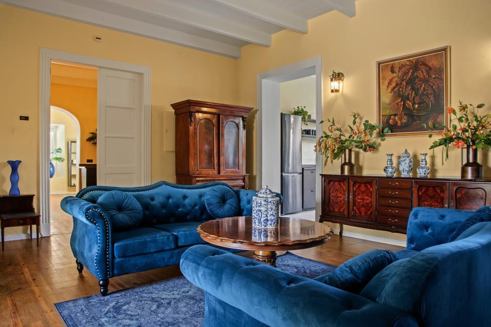 Communal lounge/ TV room, Living room, Seating area