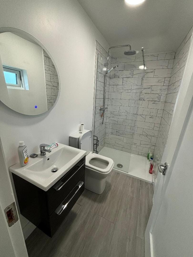 Shower, Toilet, Bathroom