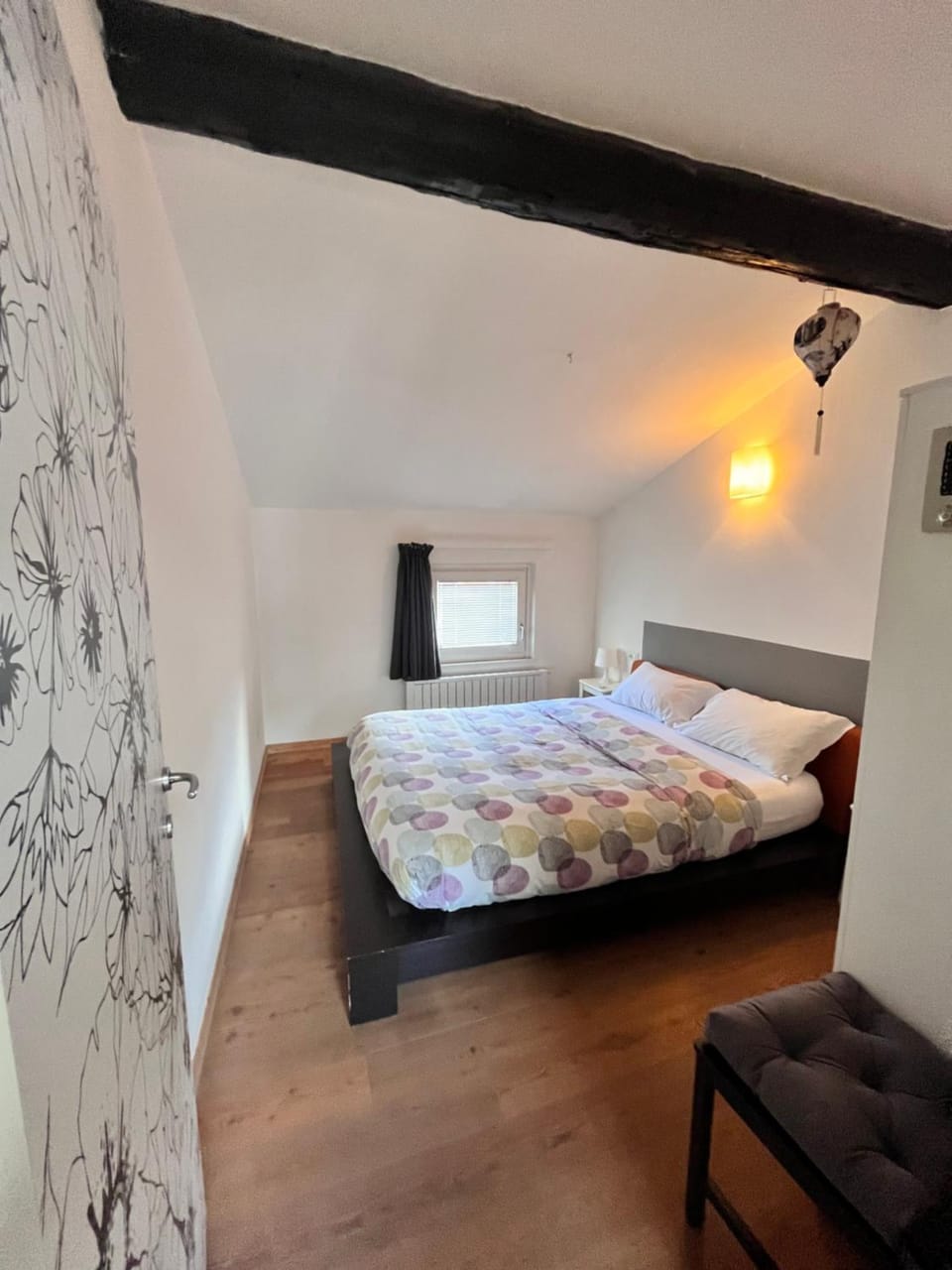 Bed, Photo of the whole room, Bedroom