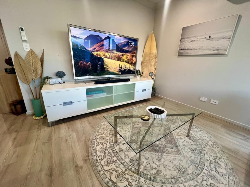 Coastal Luxe Escape - Brand New Home by the Bay! House in Deception Bay