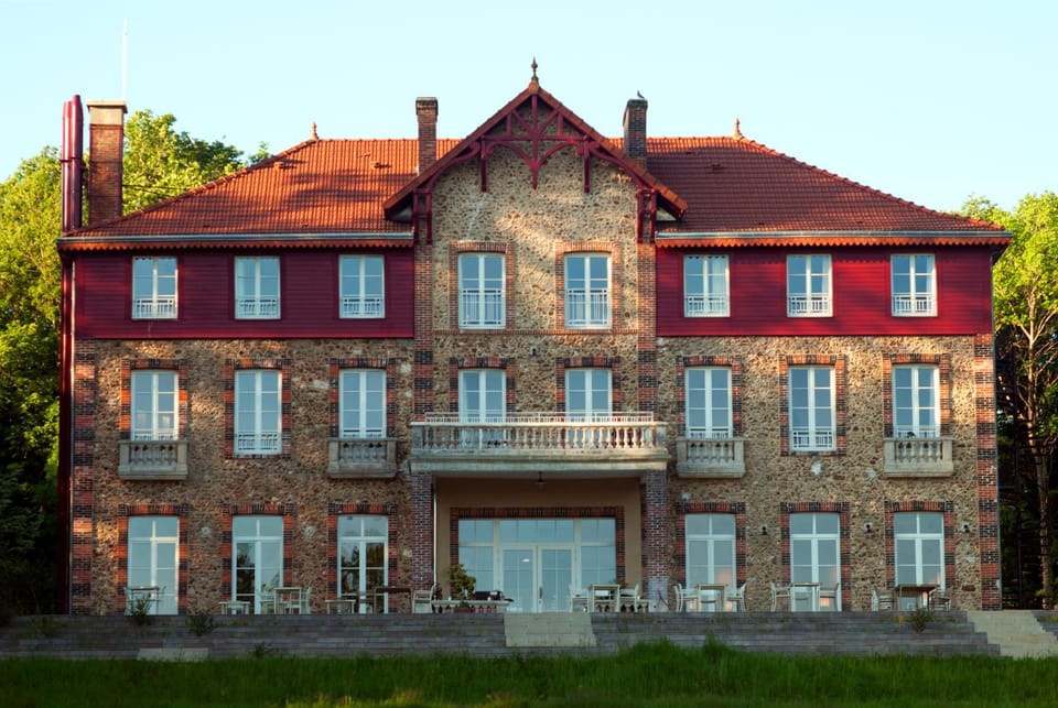 Property building, Natural landscape, Landmark view