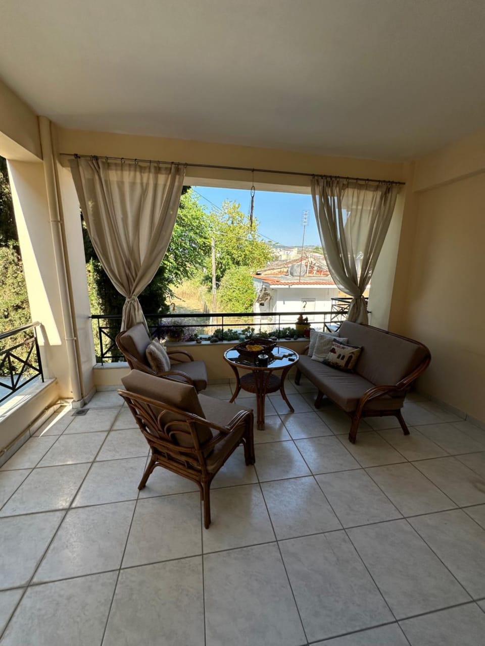 Athina Apartment in Nea Peramos