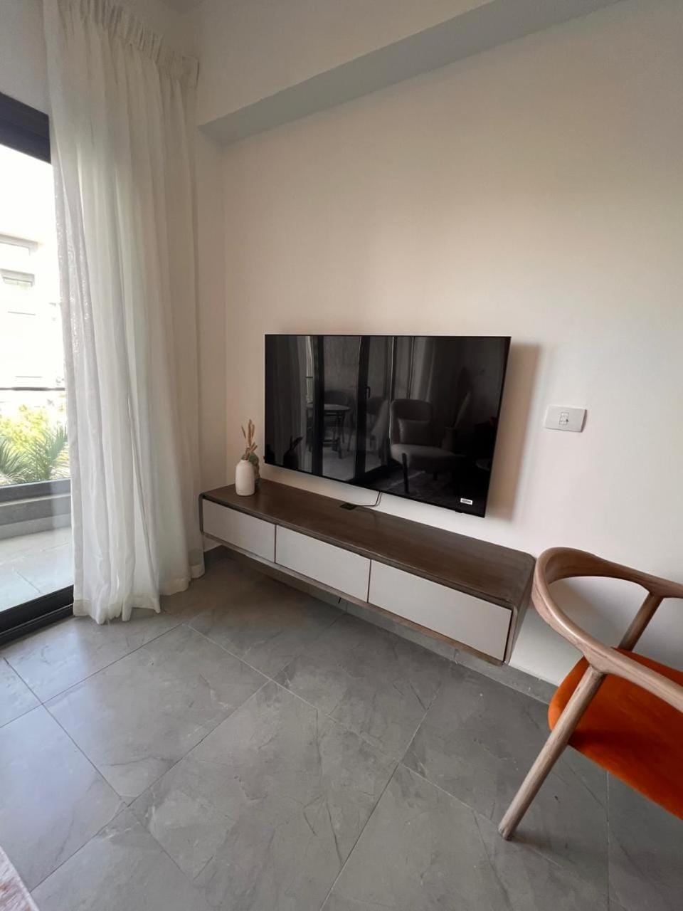 TV and multimedia, Seating area
