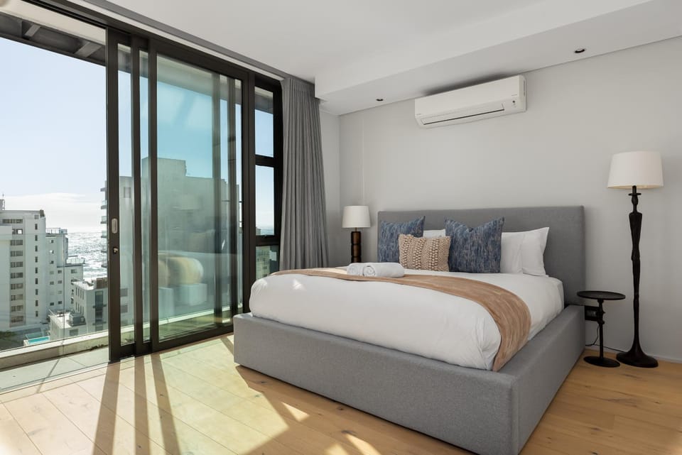 Cosmopolitan 801 Apartment in Sea Point