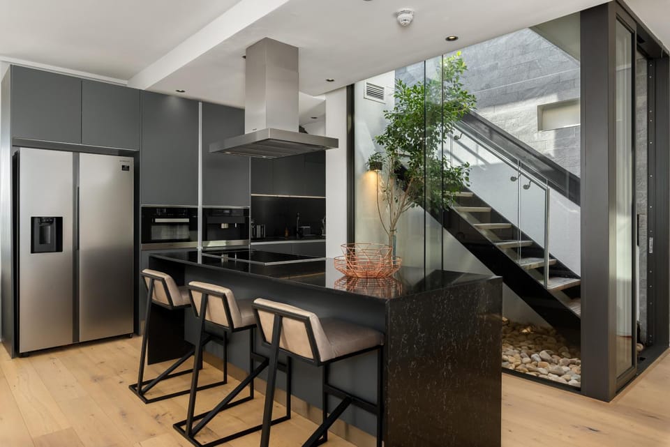 Cosmopolitan 801 Apartment in Sea Point