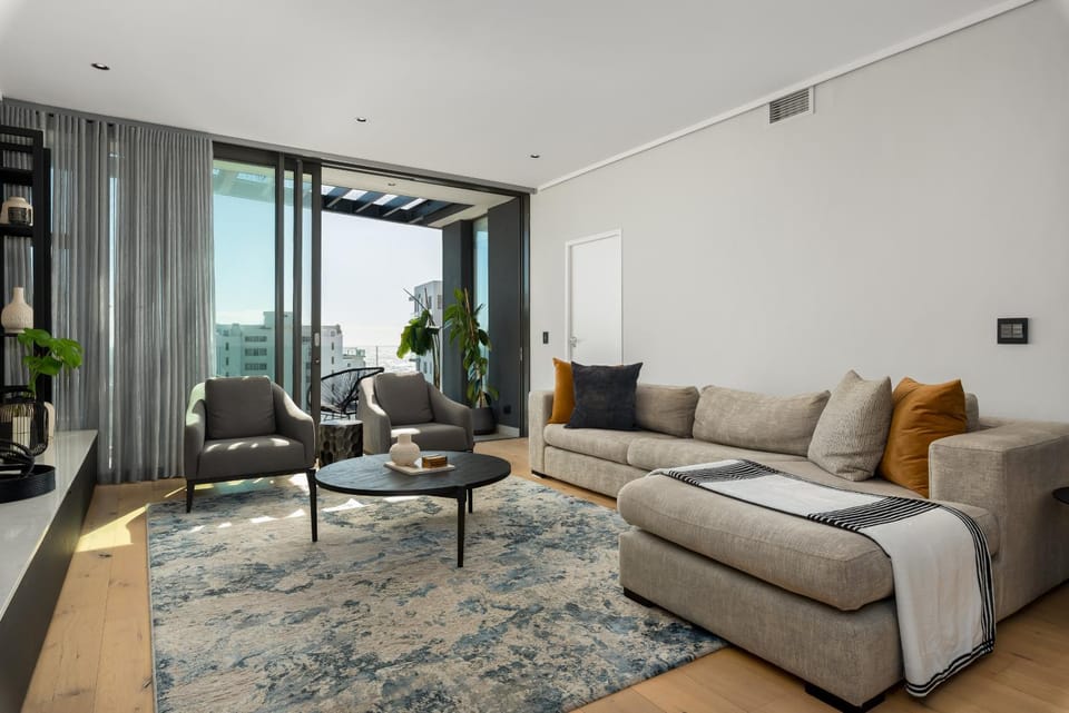 Cosmopolitan 801 Apartment in Sea Point