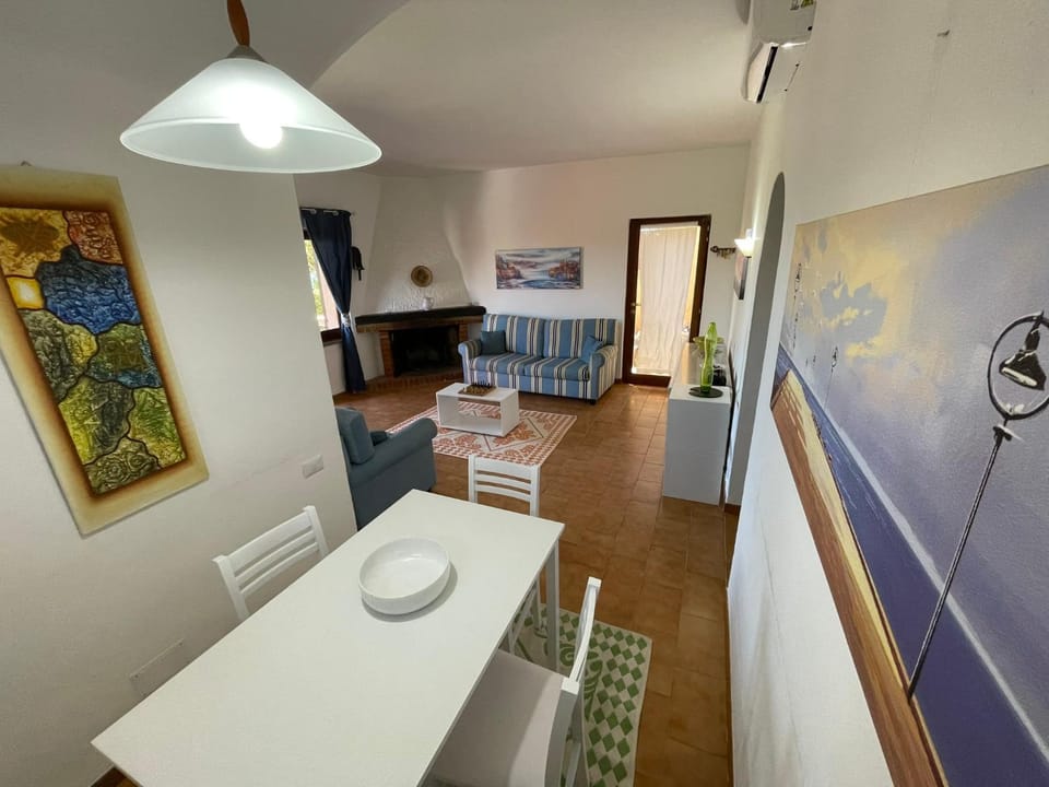 Seating area, Dining area