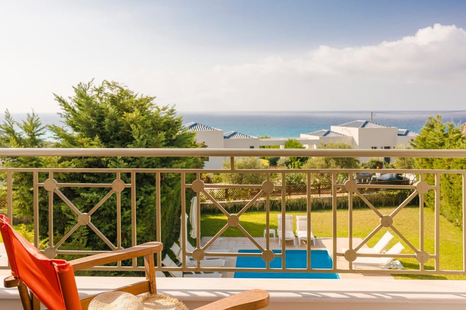 View (from property/room), Balcony/Terrace, Pool view