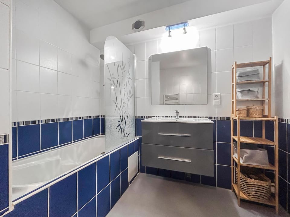Bathroom, Bath