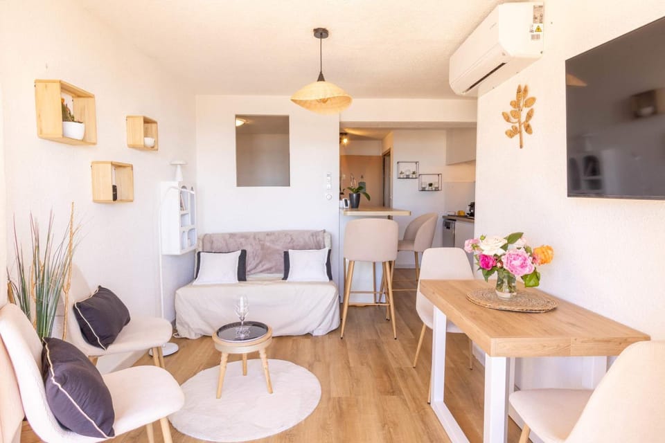 Appartement Cosy avec Vue Mer au 4e Apartment in Occitanie