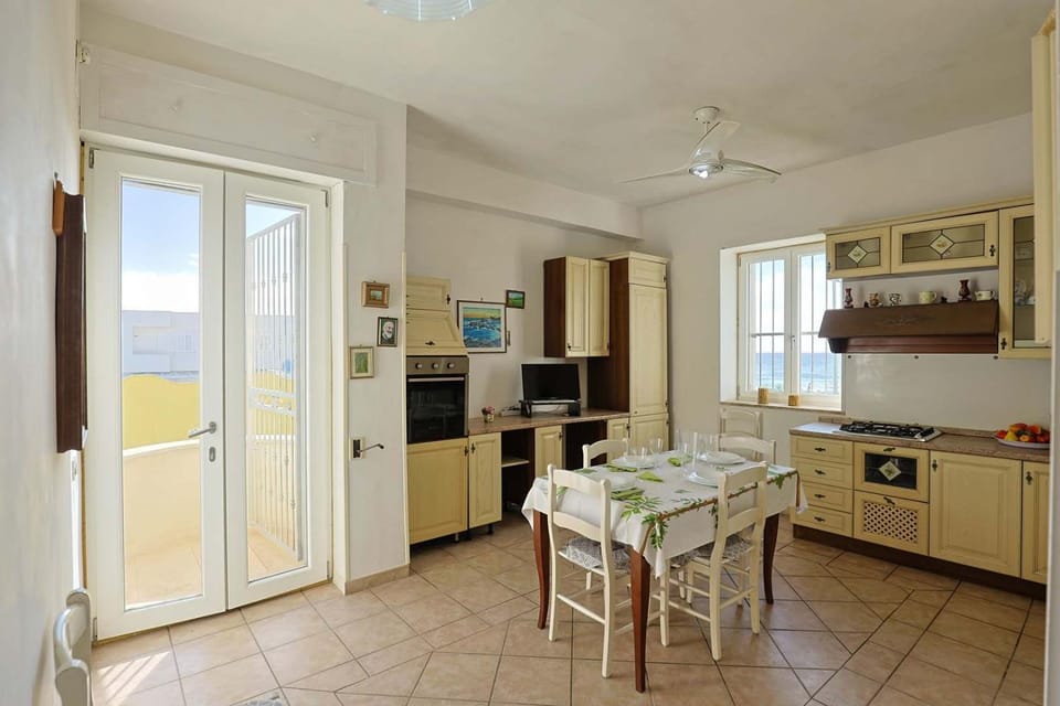 Casa Laura 1 a soli 20 mt dalla spiaggia di San Pietro in Bevagna House in Province of Taranto