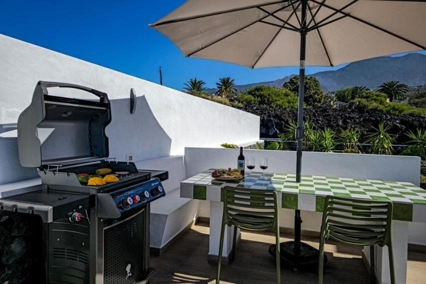Villa Veni mit Privatpool in Tazacorte am neuen Lavastrom Villa in La Palma