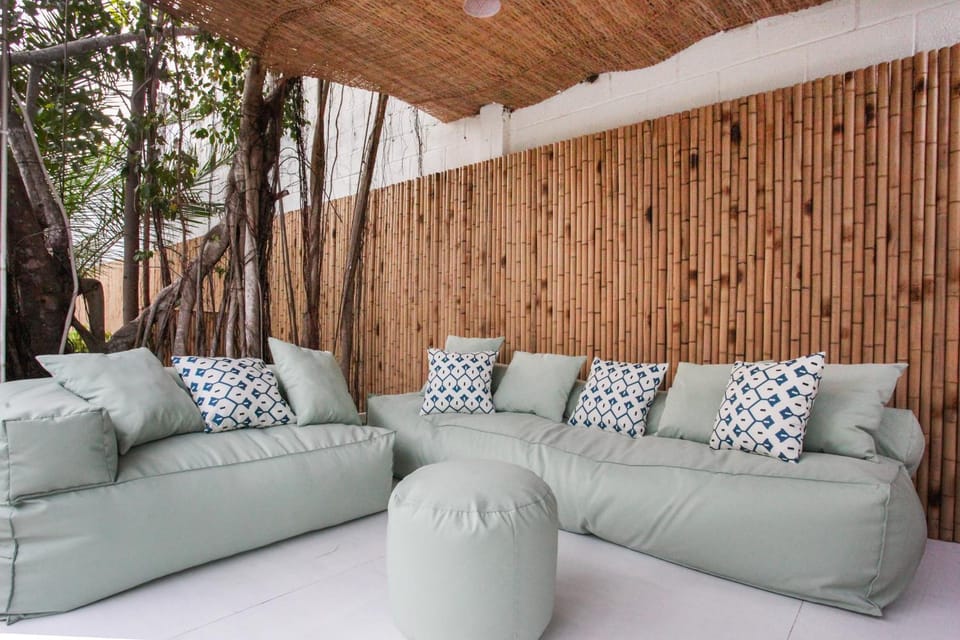Day, Living room, Seating area