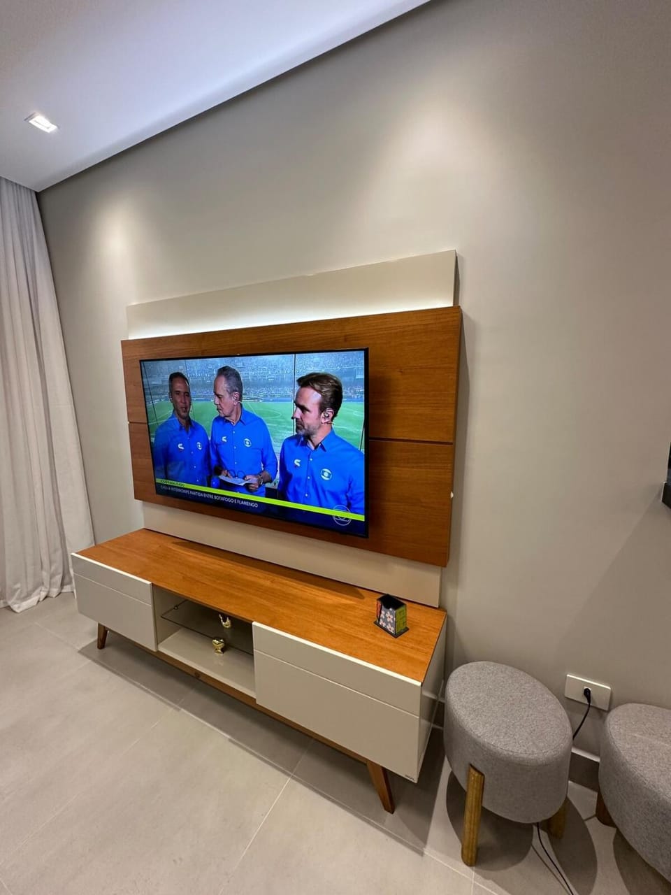 Ap varanda Gourmet na quadra da praia- apt completo com 77m2 Apartment in State of São Paulo