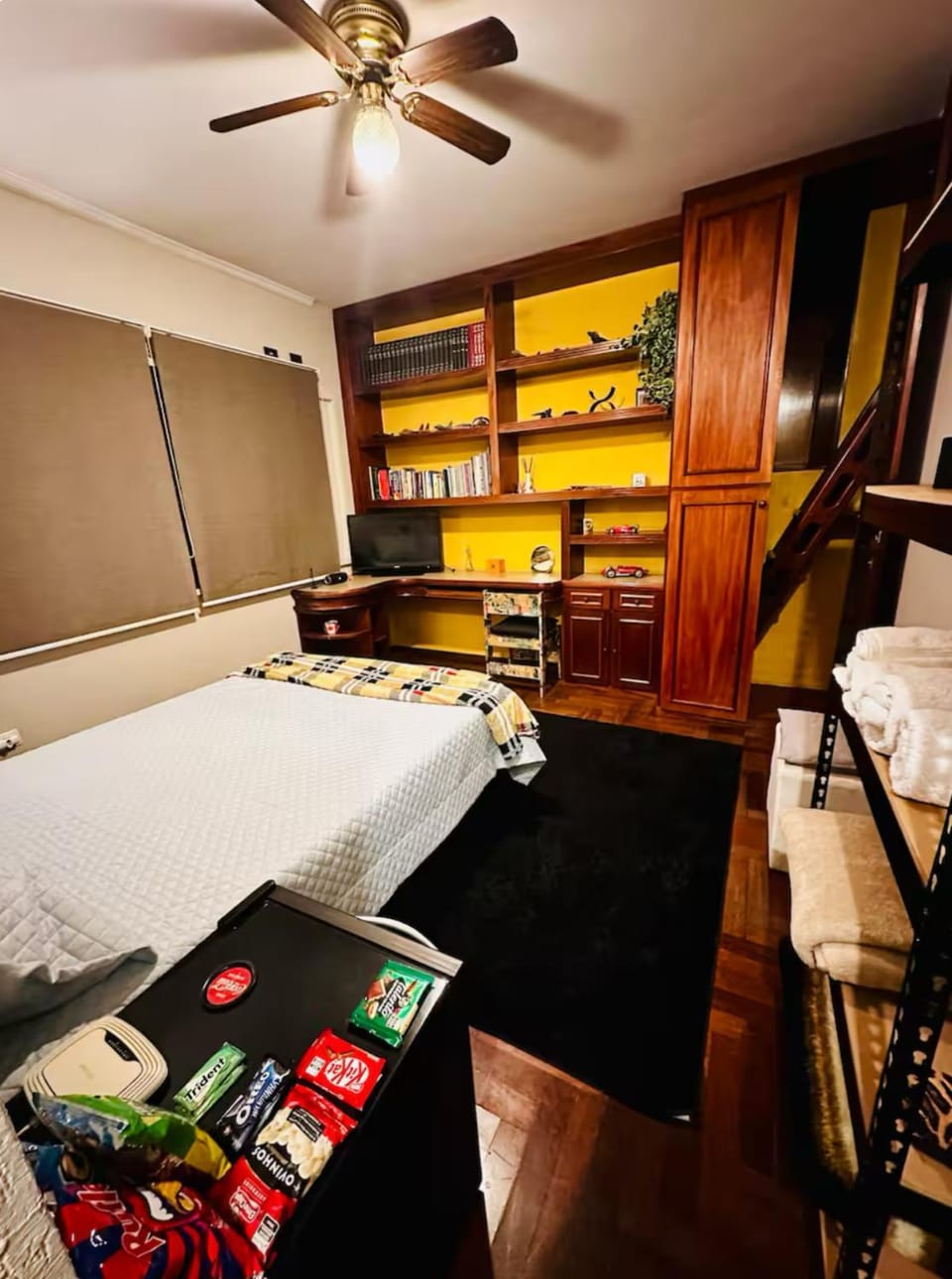 Bed, Photo of the whole room, Bedroom, hair dresser, wardrobe