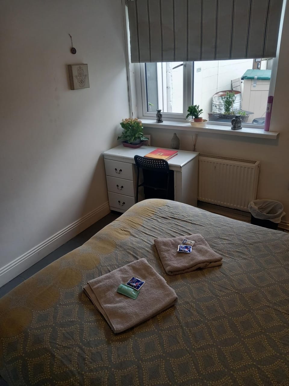 Bed, Seating area, Bedroom, towels