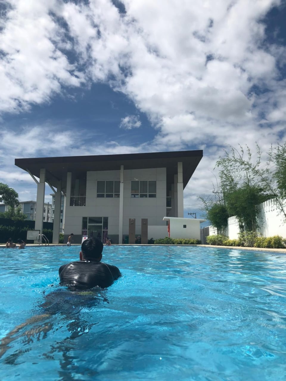 Property building, Day, Pool view, Swimming pool, Swimming pool