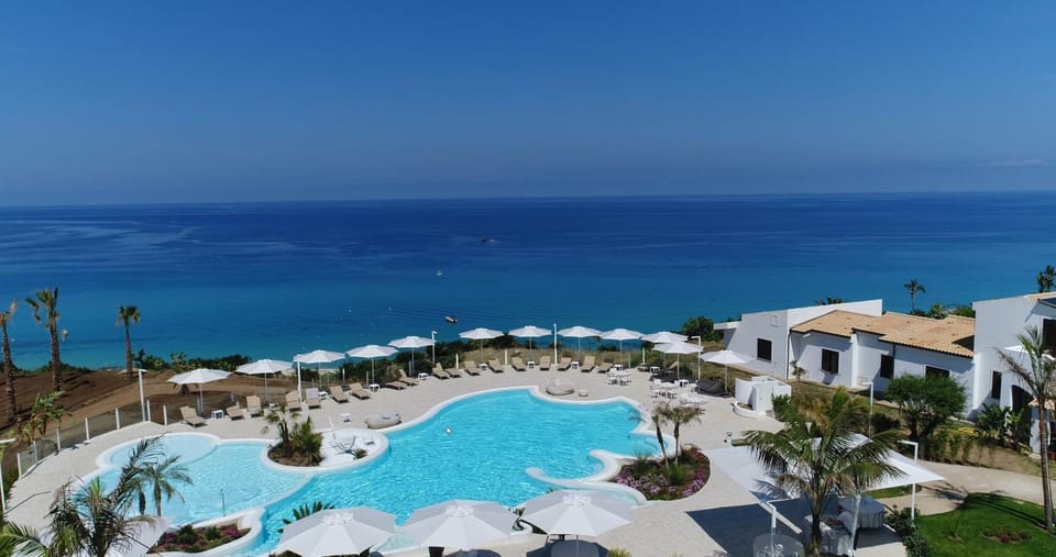 Natural landscape, Pool view, Sea view, Swimming pool, sunbed