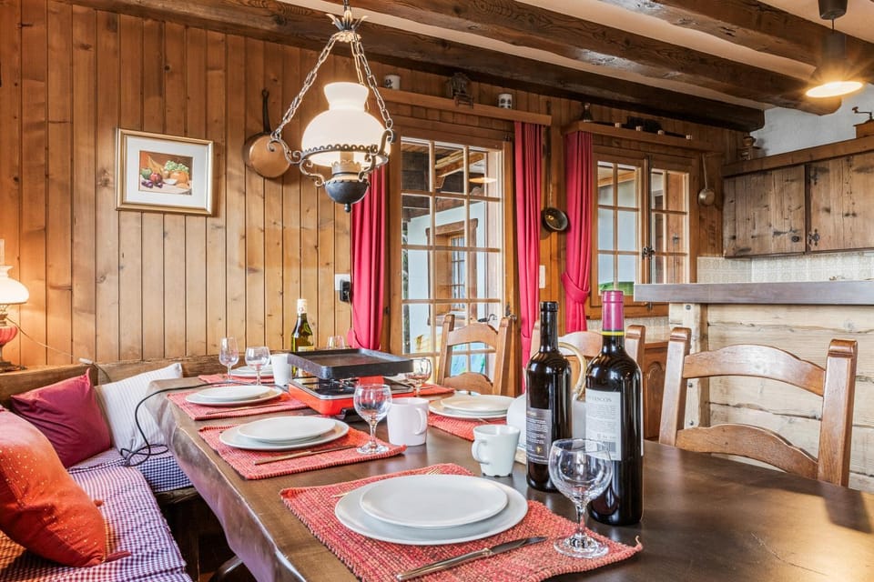 Food and drinks, Dining area