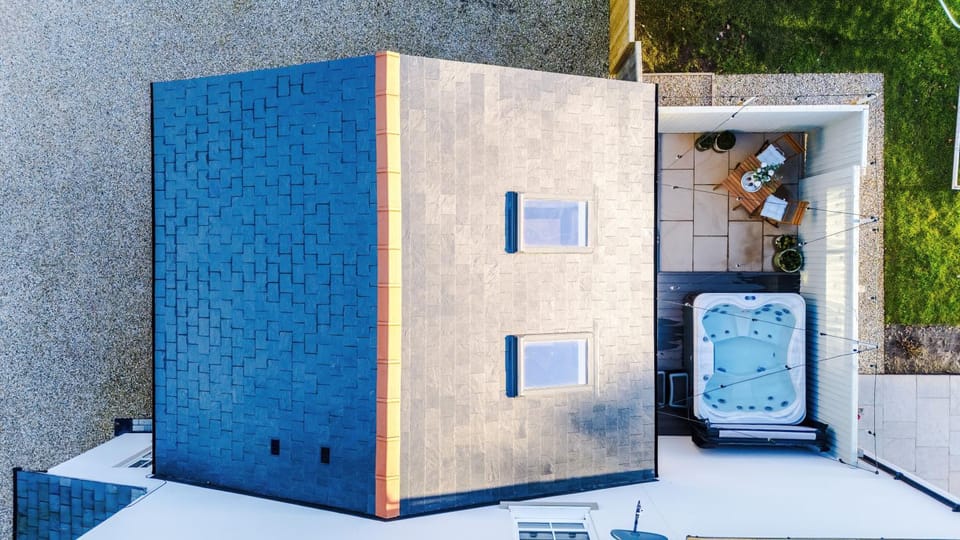 Property building, Day