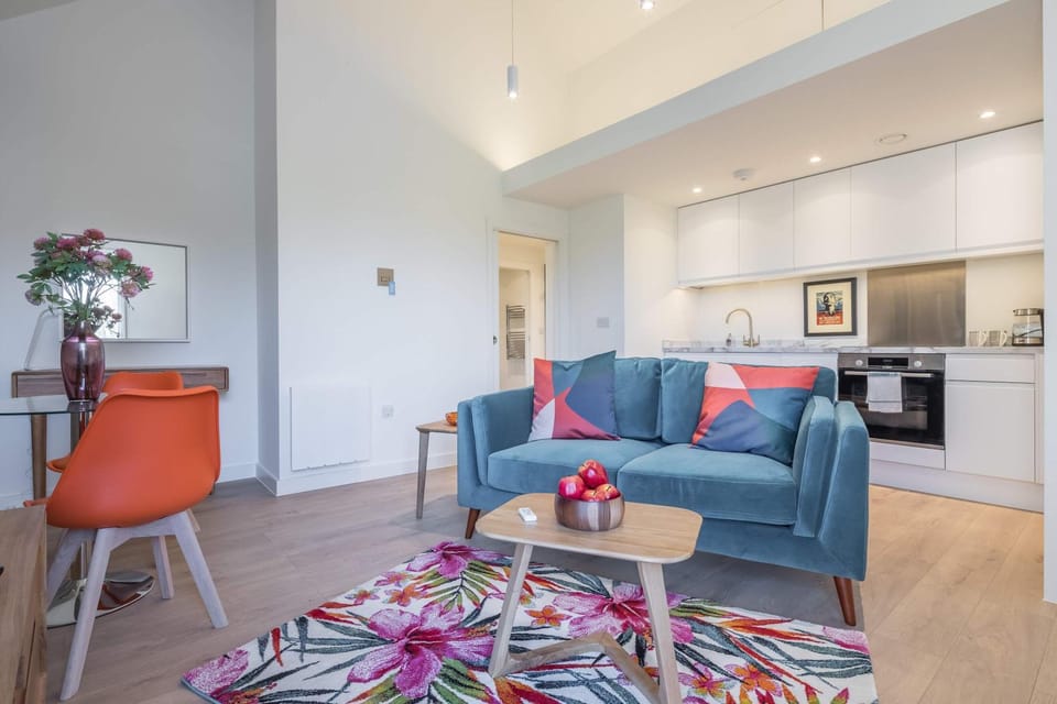 Superb Central Apt With Parking Apartment in Cambridge