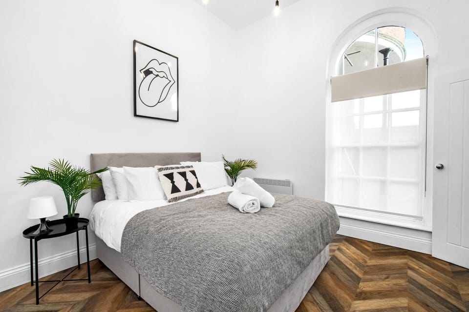 Bed, Decorative detail, Bedroom, towels