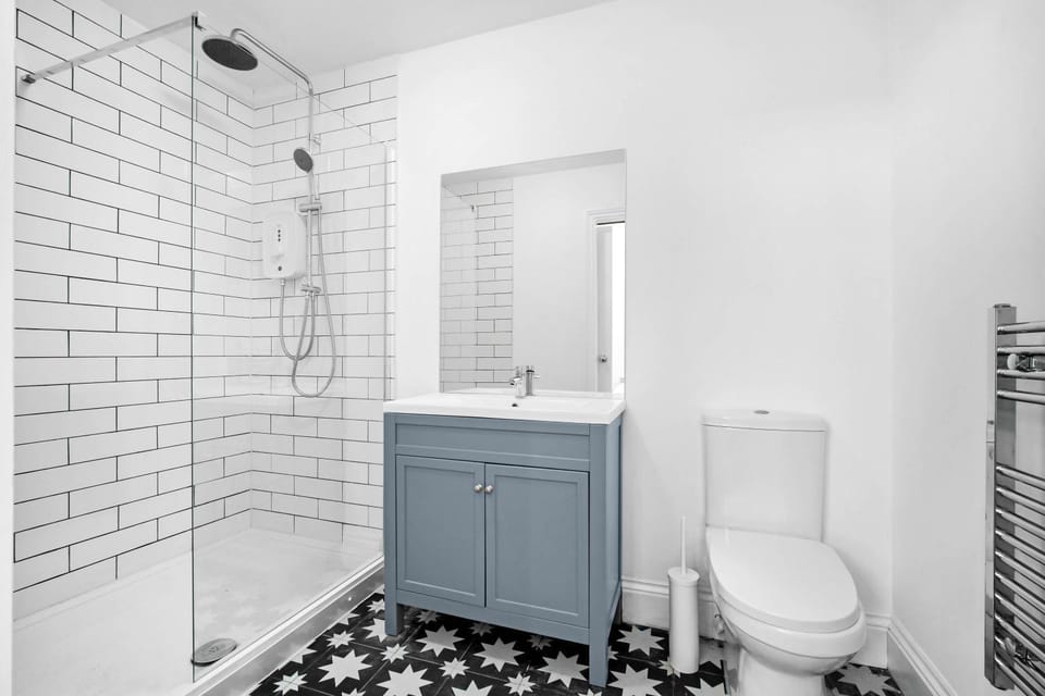 Shower, Toilet, Bathroom, heating