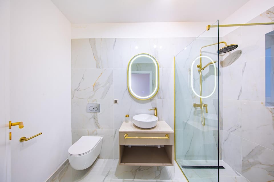 Shower, Toilet, Bathroom