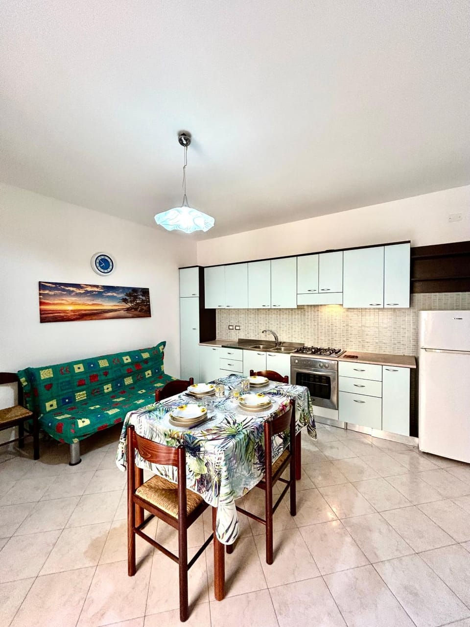 Kitchen or kitchenette, Living room, Dining area, oven, stove