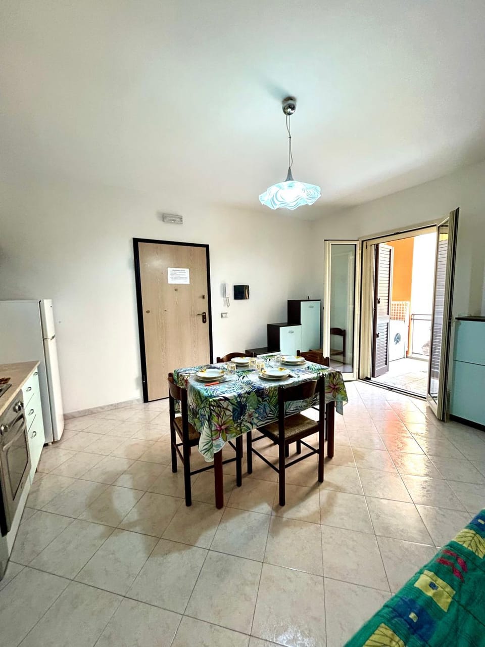 Bed, Kitchen or kitchenette, Living room, Dining area