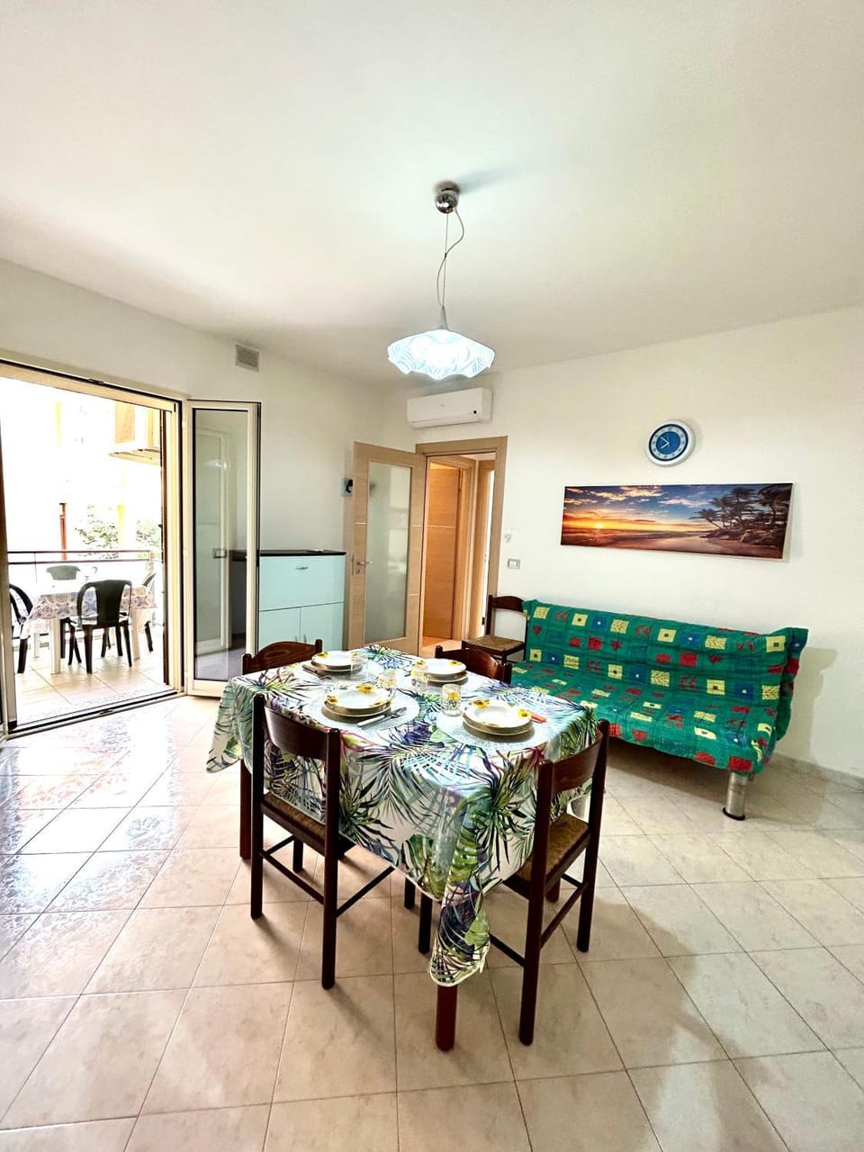 Kitchen or kitchenette, Living room, Dining area