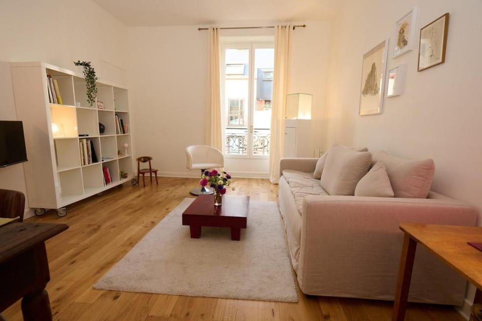 Geranimus Picasso Heart of Paris Apartment in Paris