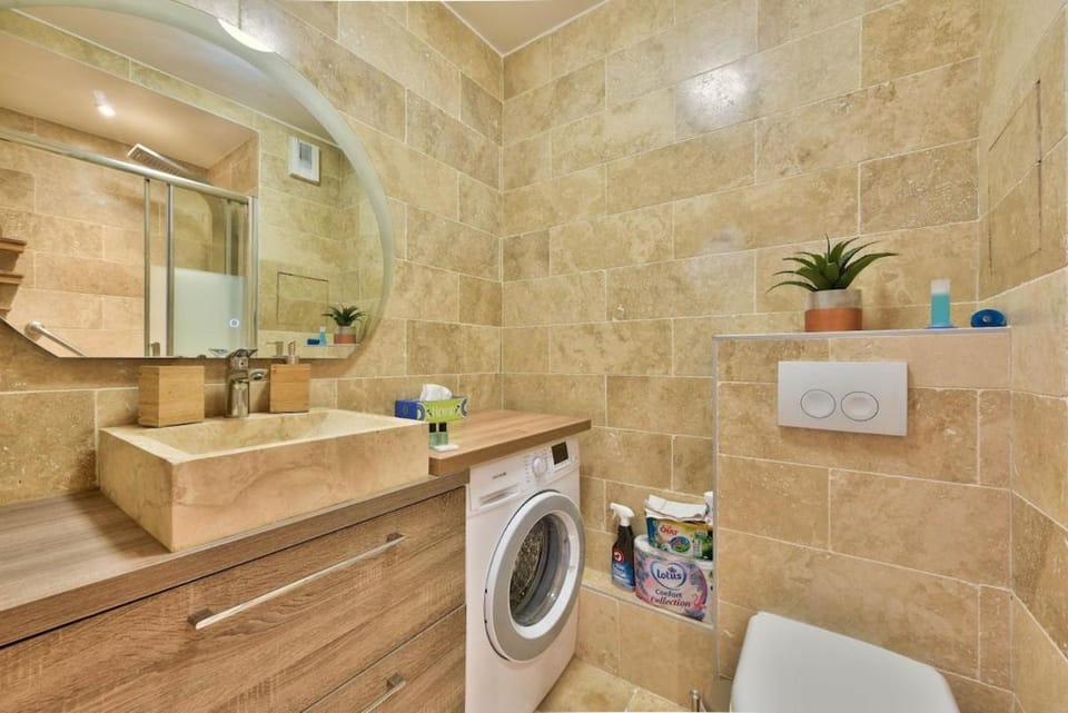 Superbe T2 - Havre de paix moderne près de La Défense Apartment in Courbevoie