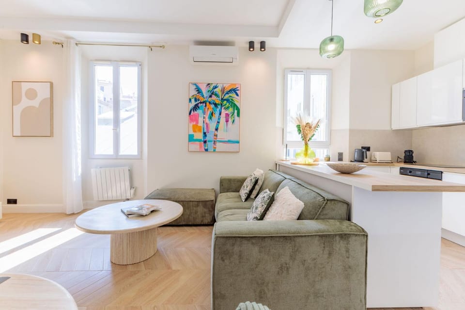 Living room, Seating area, kitchen