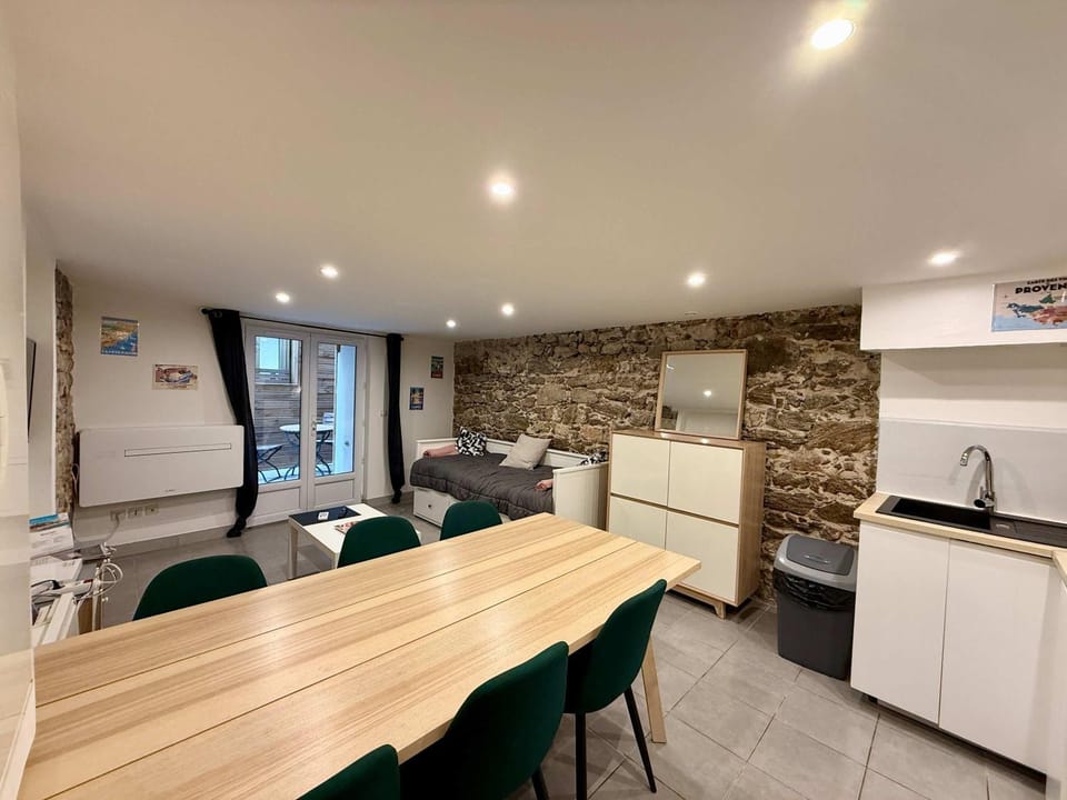 A076 Appart 6 pers chambre et terrasse au Suquet Apartment in Cannes