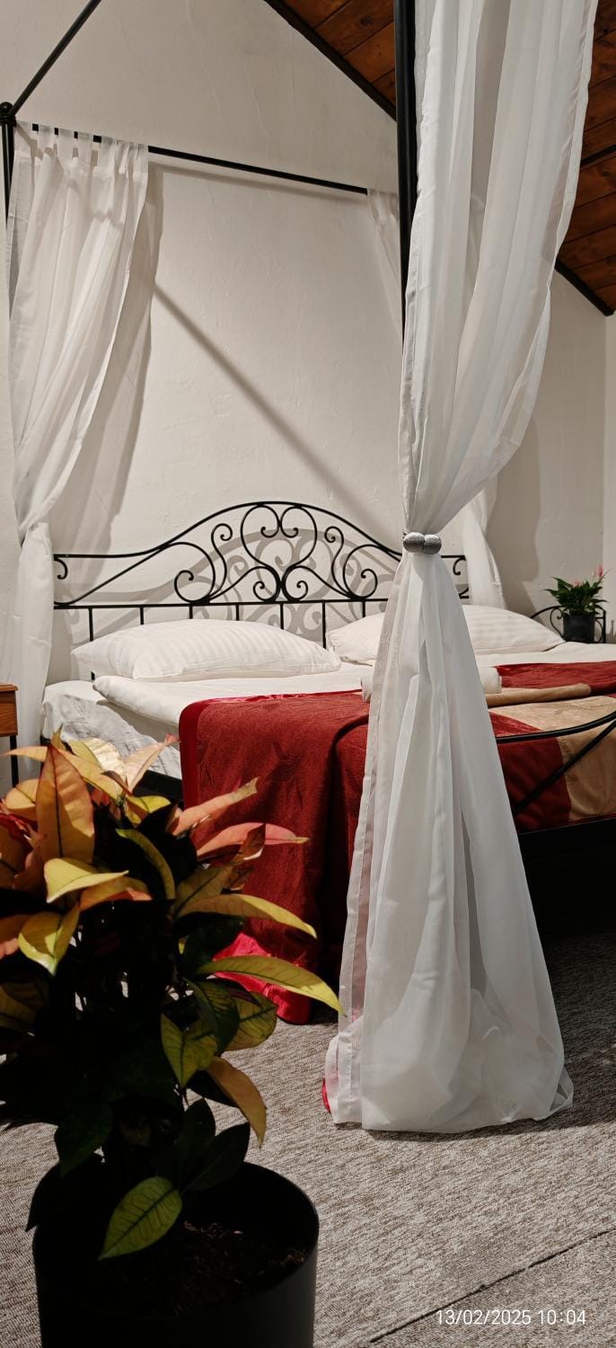 Bed, Living room, Bedroom