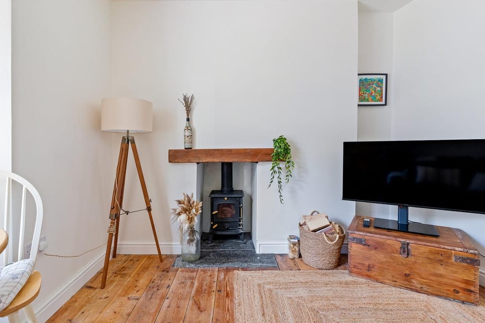 Stylish cottage, log burner - Tregavone Cottage House in England