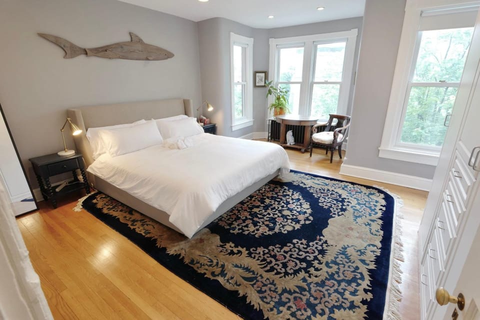 A Beautiful Ride House in District of Columbia