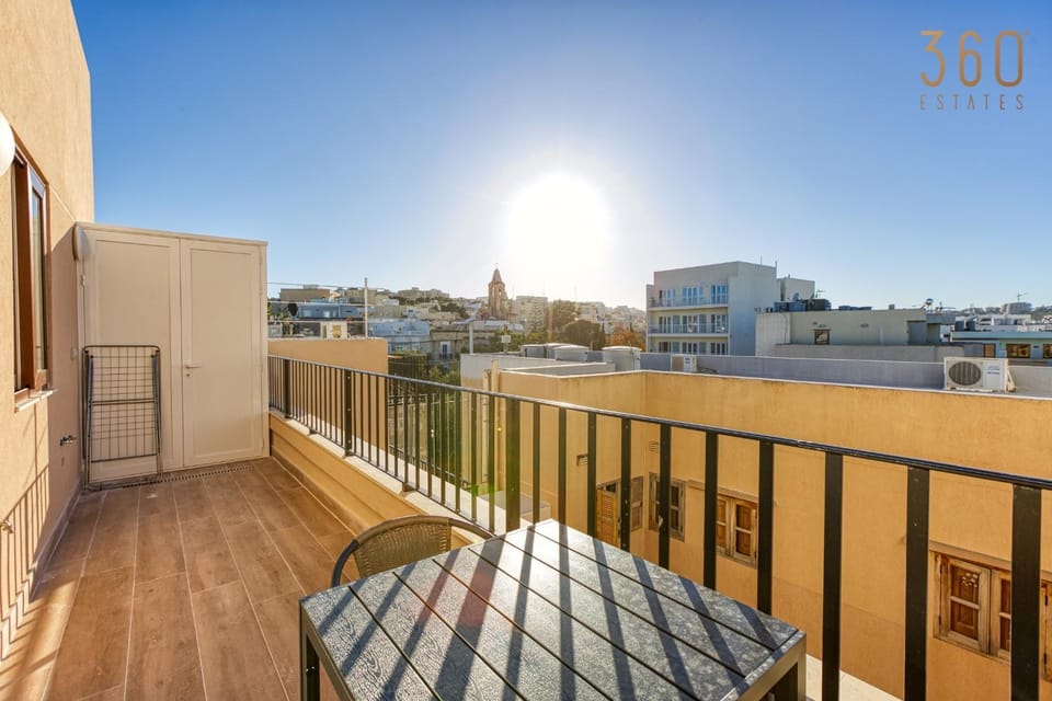 Patio, Day, View (from property/room), Balcony/Terrace, City view